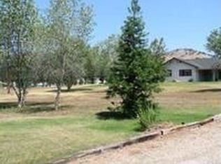 7458 Live Oak Dr, Sanger, CA 93657