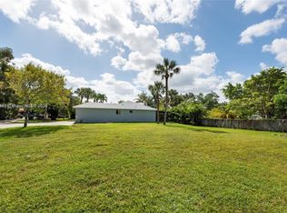 2449 SW 43rd Ter, Fort Lauderdale, FL 33317