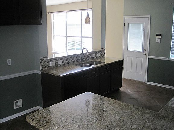 Another view of the fabulous kitchen.