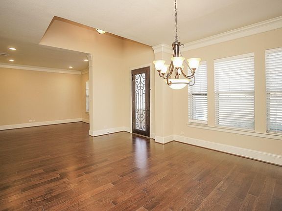 5th image of 902 Weldon Park Dr