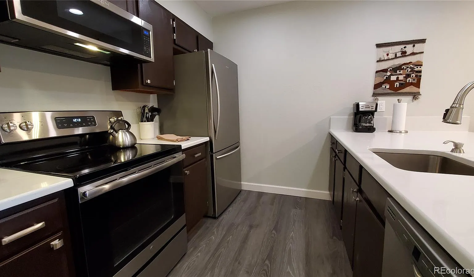 Grandview Condos — Photo 1