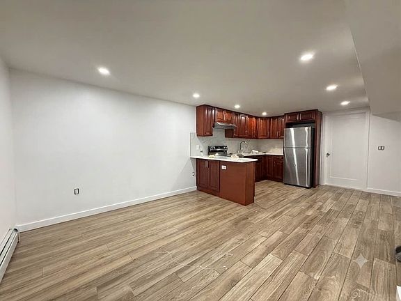 4th image of 6088 68th Ave