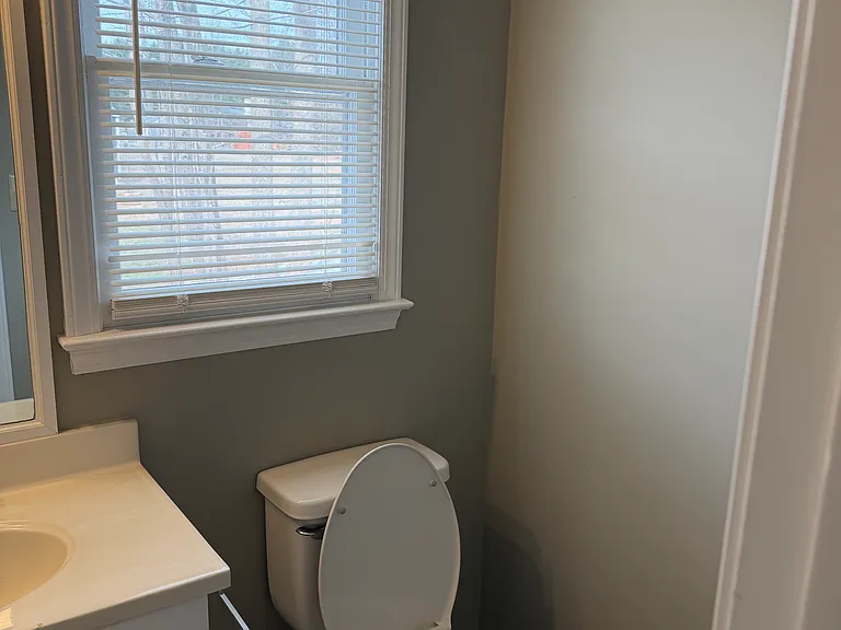 112 Stonecreek Dr #D — Photo 10