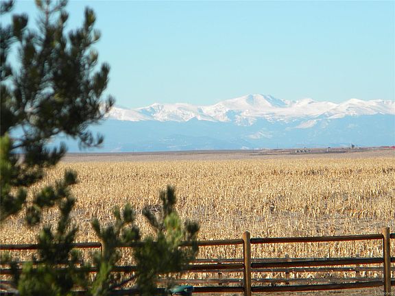 3rd image of 979 Inyokern Ct