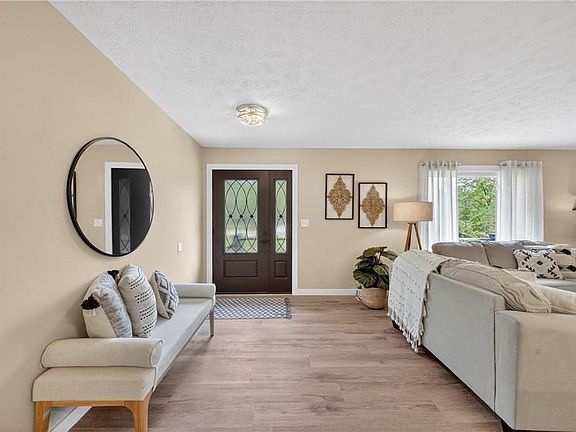 3rd image of 8821 Valley Ln