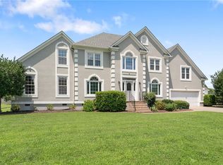 6 Lessies Dr, Poquoson, VA 23662