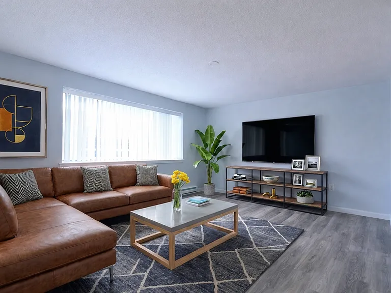 West Central Apartments — Photo 7