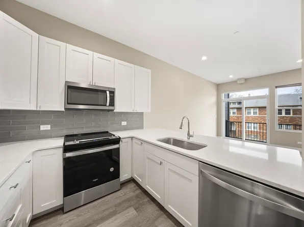 3708 Grand Blvd, Brookfield, IL 60513