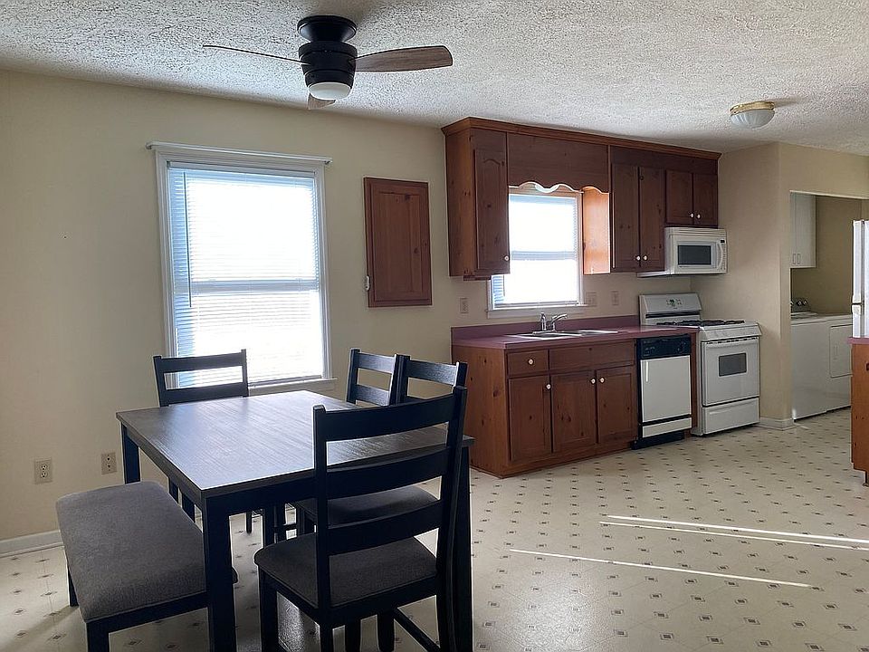 2nd image of 333 Wood St