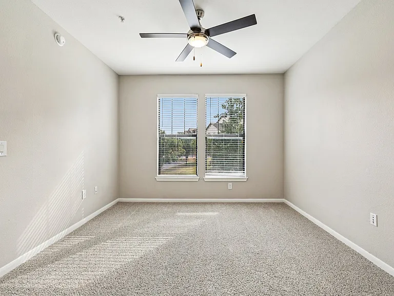 Las Brisas Apartments — Photo 157