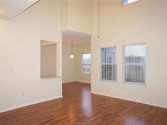 2nd image of 1219 Canyon Creek Cir