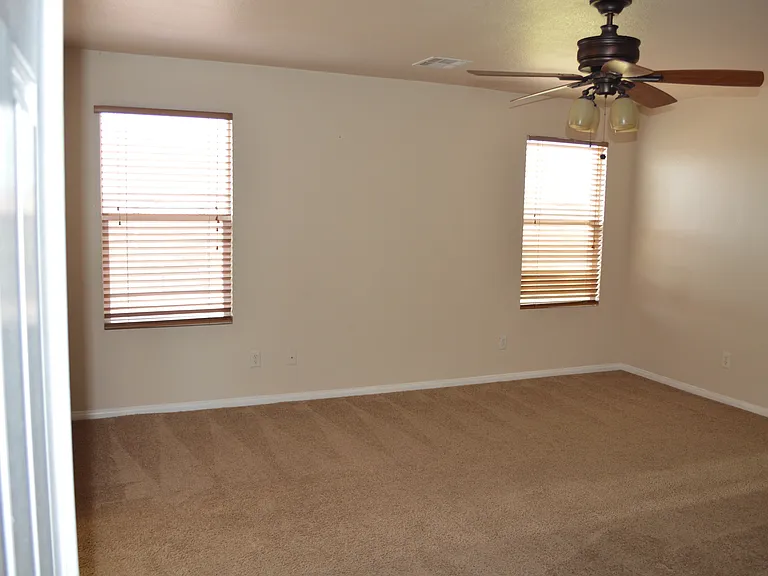914 Socorro Song Ln — Photo 19