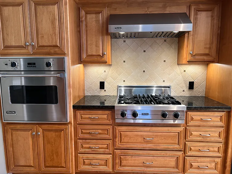 1305 Avalon Dr — Photo 7