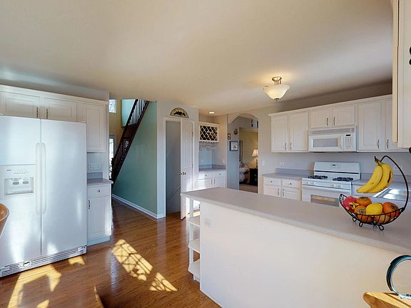 4th image of 25451 Blakely Dr