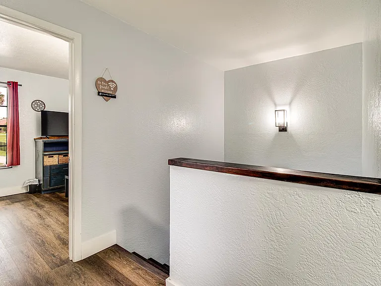 425 W Rich Ave — Photo 8