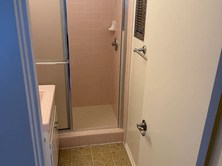 4444 Whitsett — Photo 28