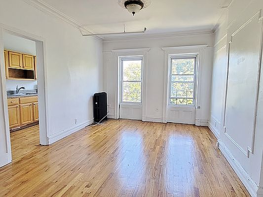 4th image of 401 Hancock St APT 3