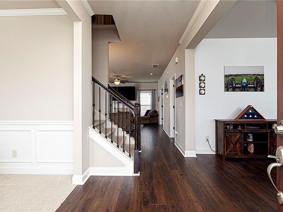 3rd image of 152 Greatwood Ln