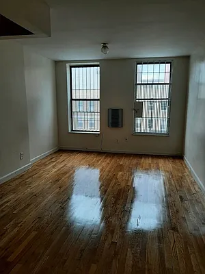 Rented by Danielle Stoller, LREB | media 7