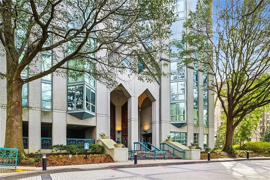 2 bed, 2.0 bath, 1260 sqft, $2,100 — Photo 1