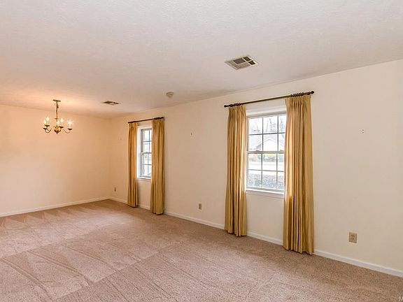 3rd image of 4266 Delmar Dr