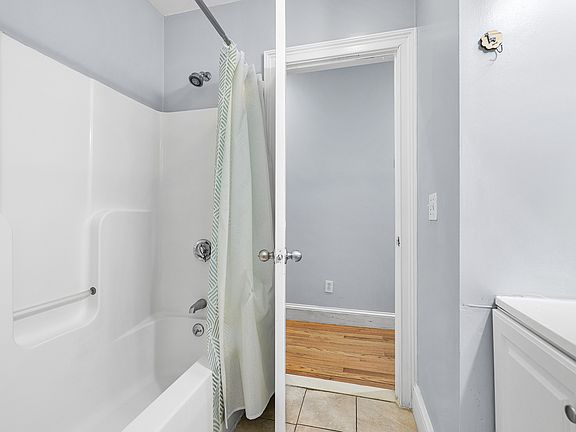5th image of 111 Heath St
