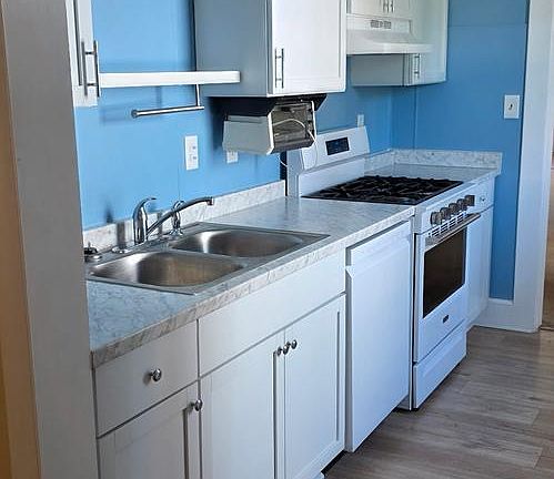 2nd image of 4607 Linden Ave