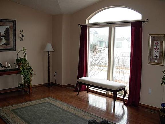 3rd image of 1704 N McMillan Ln