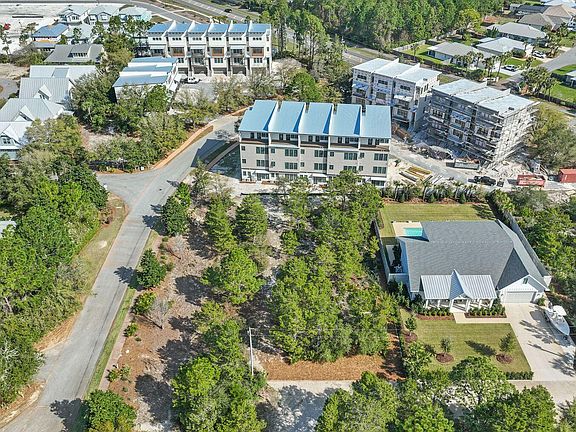 3rd image of 4 Tanglewood Dr