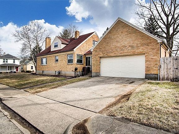 3rd image of 2504 Saint Charles Ave