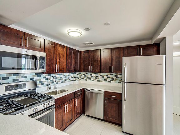 3rd image of 26-25 28th St #2A