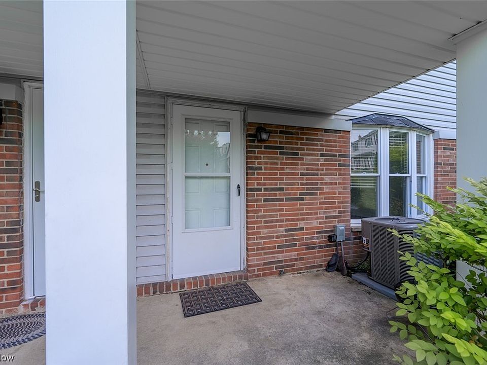 2111 Presidential Pkwy UNIT C22, Twinsburg, OH 44087 | MLS #4462416 ...