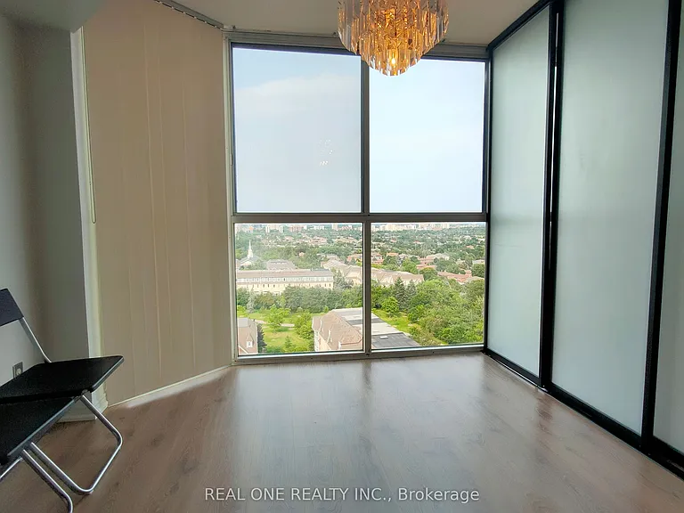 880 Dundas St W #1404 — Photo 14