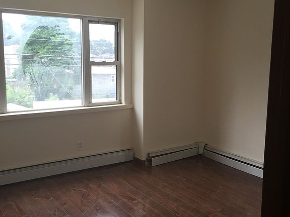 3rd image of 21911 107th Ave