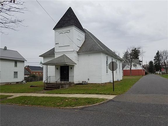 3rd image of 50 Juniper St