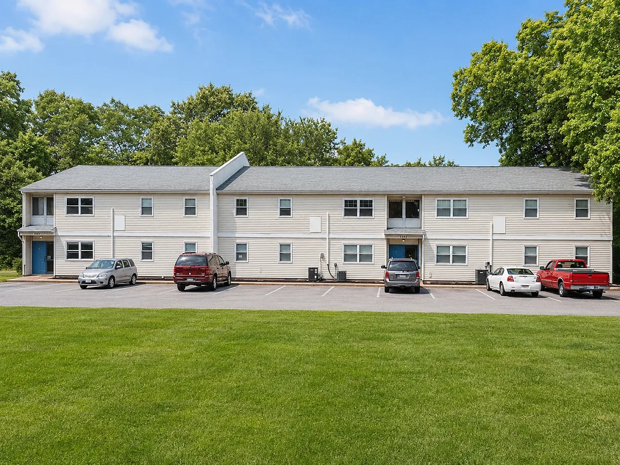 2 bed, 900 sqft, $1,200 — Photo 1