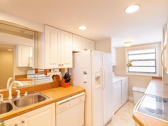 3rd image of 3615 S Atlantic Ave Unit 204