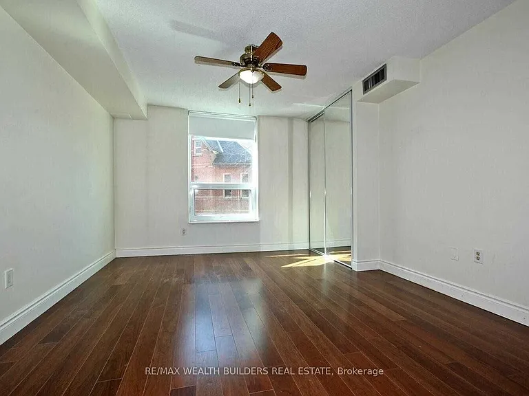 77 Maitland Pl #207 — Photo 29