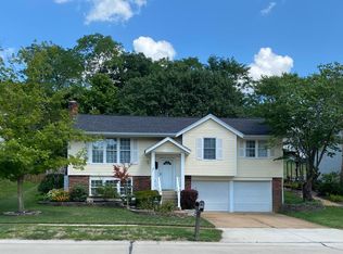 570 Green Forest Dr, Fenton, MO