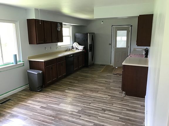 3rd image of 6516 Lakeshore Pkwy