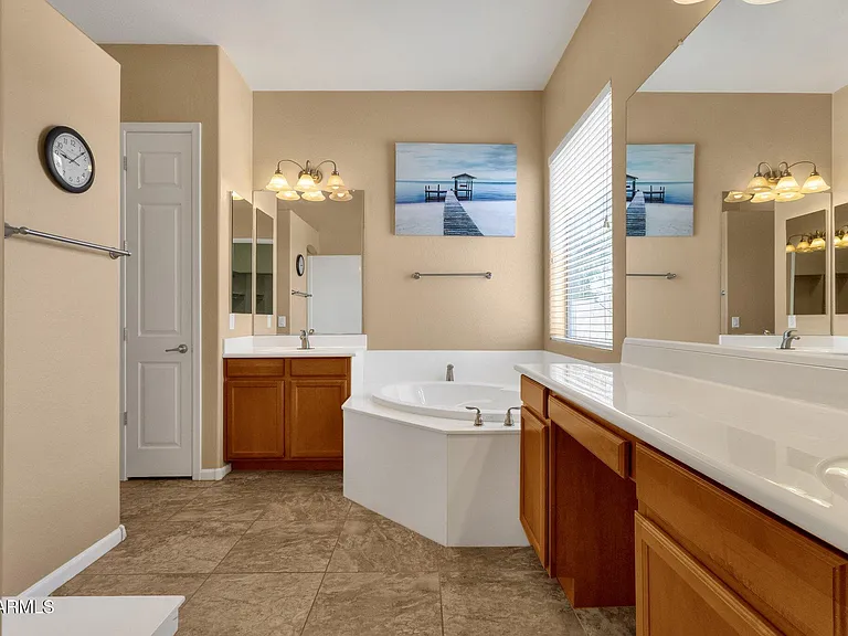 2403 E Robb Ln — Photo 21