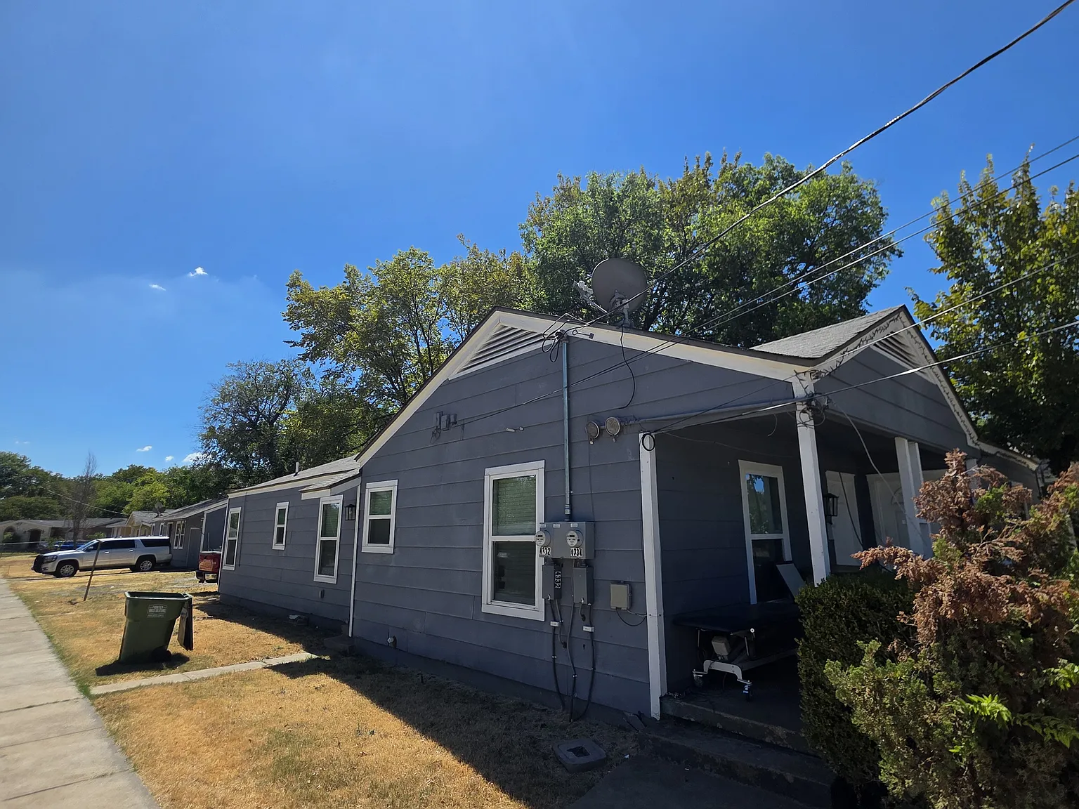 2 bed, 905 sqft, $1,350 — Photo 1