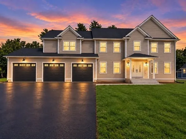 10 Happy Acres Ln, East Longmeadow, MA 01028