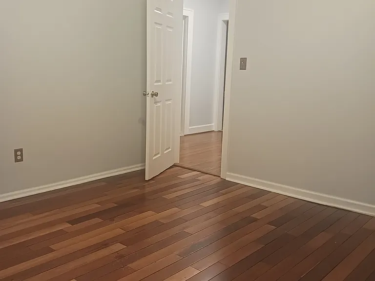 143 Grumman Ave — Photo 10