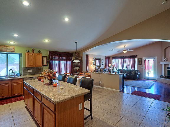 4th image of 10211 W Villa Chula