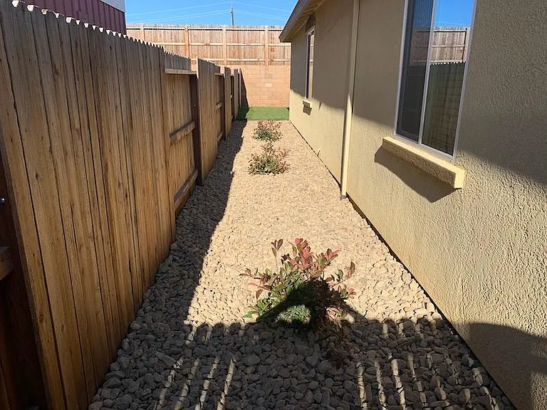 1152 Ramos Dr — Photo 12