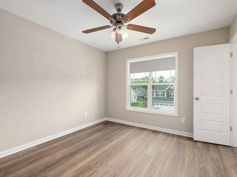 135 Fairview St — Photo 6