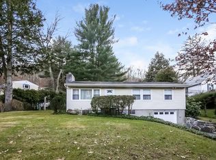 96 Pines Bridge Rd, Mount Kisco, NY 10549