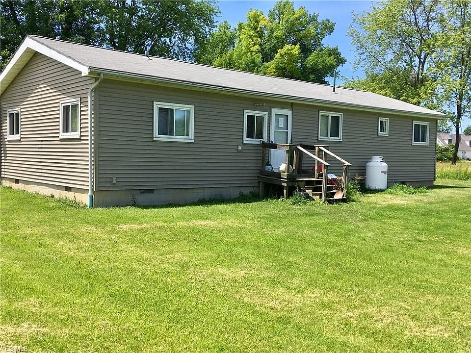 2nd image of 108 Fairview Ln