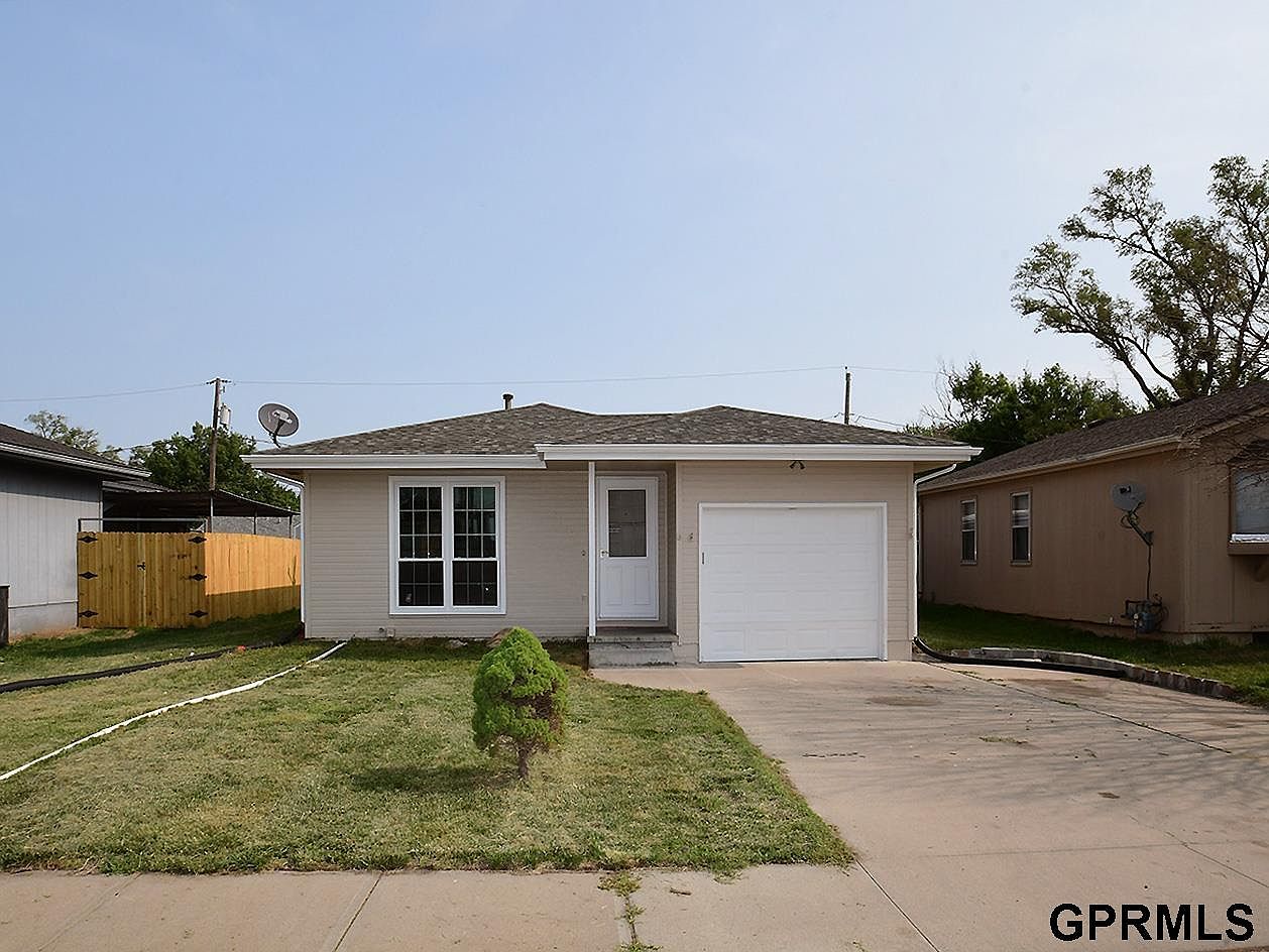 2722 8th Ave, Council Bluffs, IA 51501 MLS 22313284 Zillow